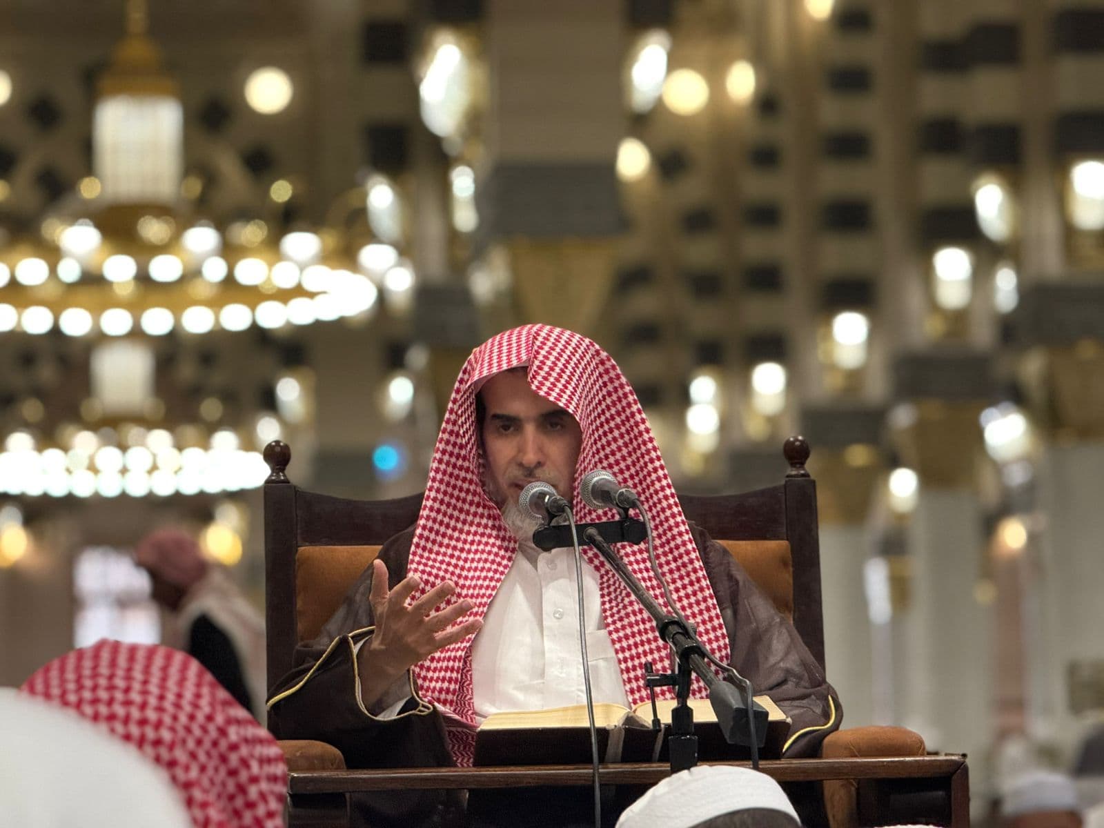 باب الوليمة - من قوله: "وإن دعاه اثنان فأكثر"
