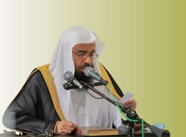 ضوابط الوسطية وأثرها على الفرد والمجتمع