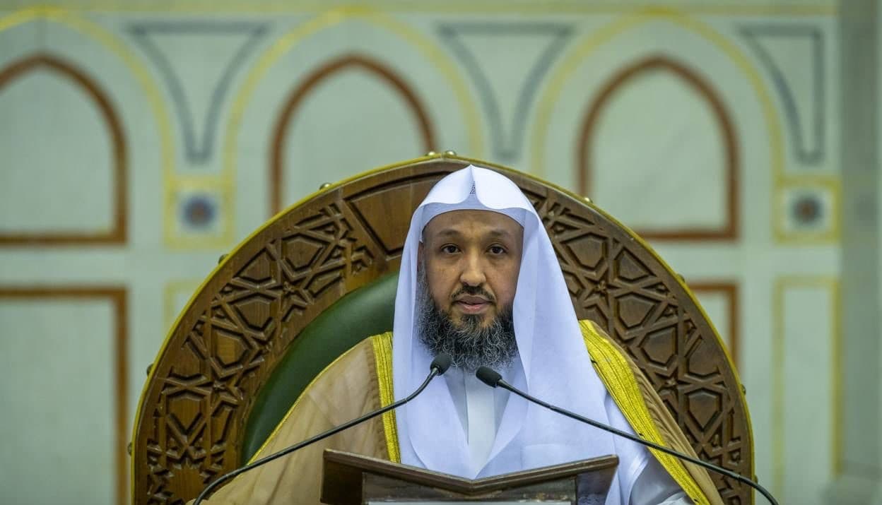 {وَإِنْ تُطِيعُوهُ تَهْتَدُوا}