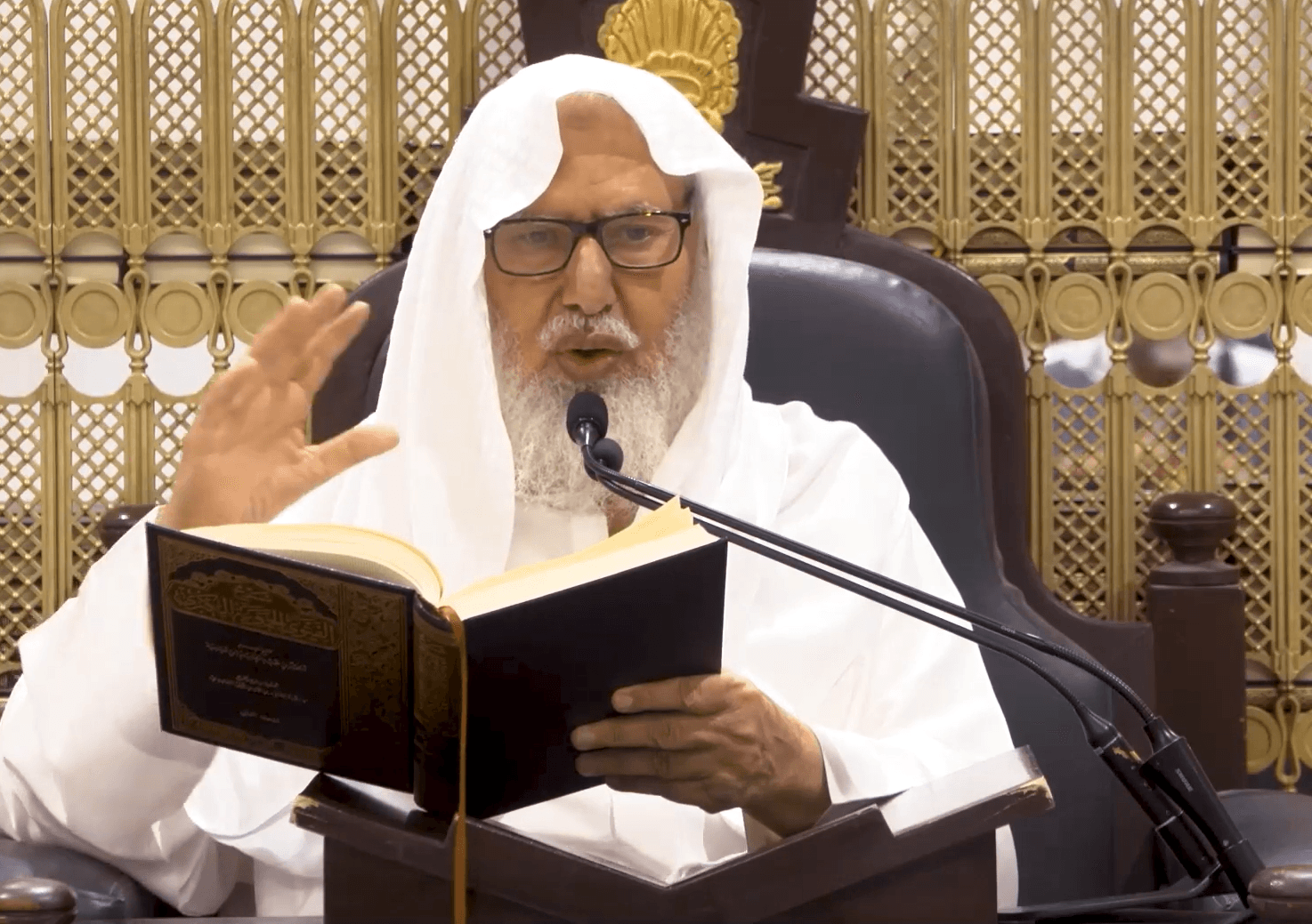 من قوله "وقل إن خير الناس بعد محمد.." (4)